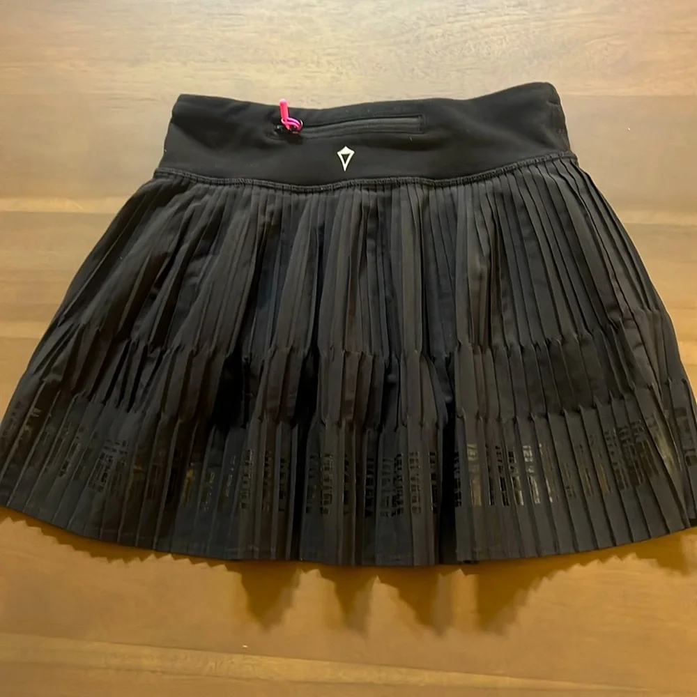 Ivivva Black Pleated Skorts size 8